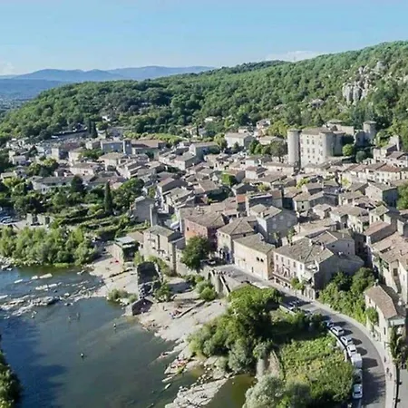 Charming Typical Stone House With Modern Amenities بيت للعطل Chauzon