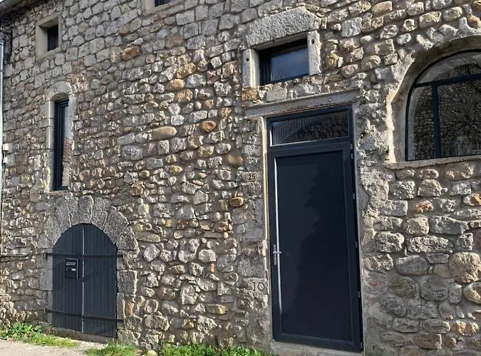 Charming Typical Stone House With Modern Amenities Сasa de vacaciones